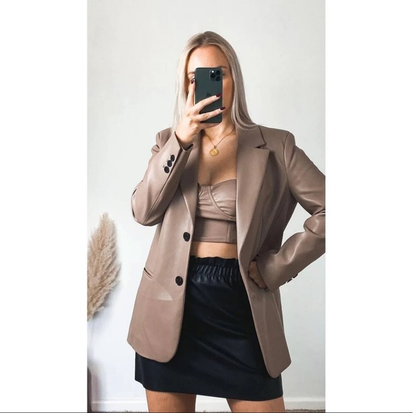 SOLD 🔥Zara faux leather oversized blazer - Picture 9 of 16
